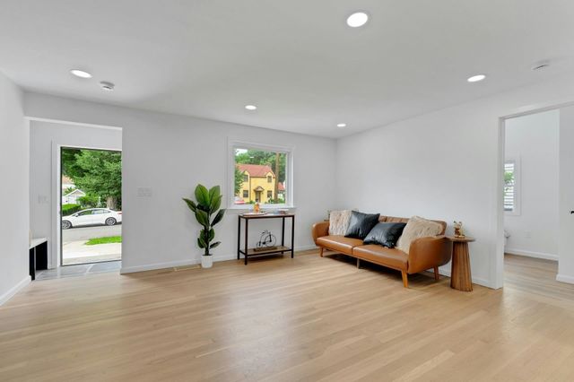 12 LEROME PL, Teaneck, NJ 07666