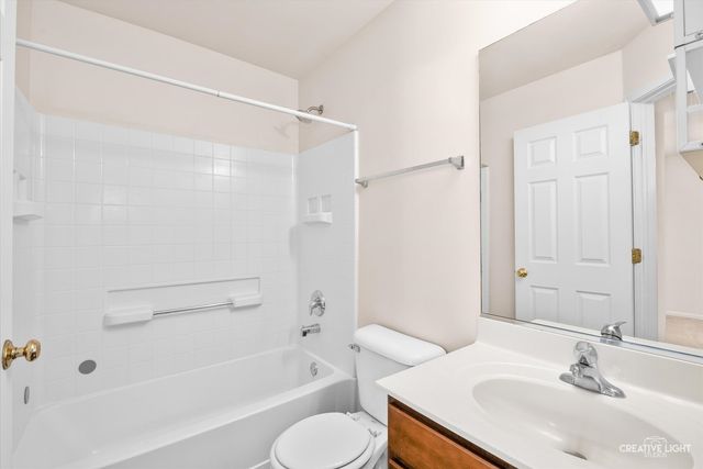 737 Serendipity Drive 737, Aurora, IL 60504