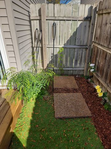 737 Serendipity Drive 737, Aurora, IL 60504