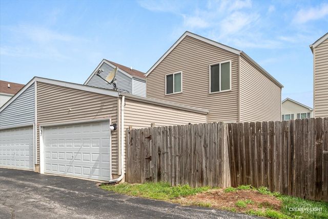 737 Serendipity Drive 737, Aurora, IL 60504