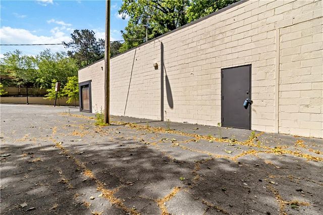 2125 Headland Drive, Atlanta, GA 30344