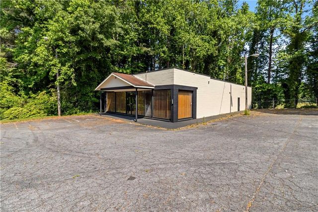 2125 Headland Drive, Atlanta, GA 30344
