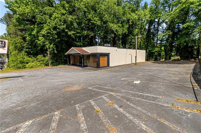 2125 Headland Drive, Atlanta, GA 30344