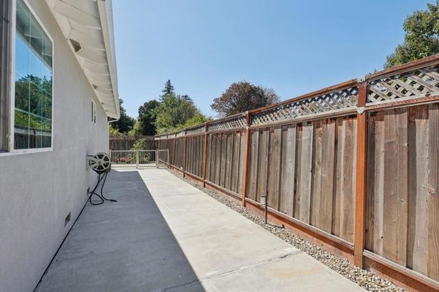 1120 Alberni Street, East Palo Alto, CA 94303