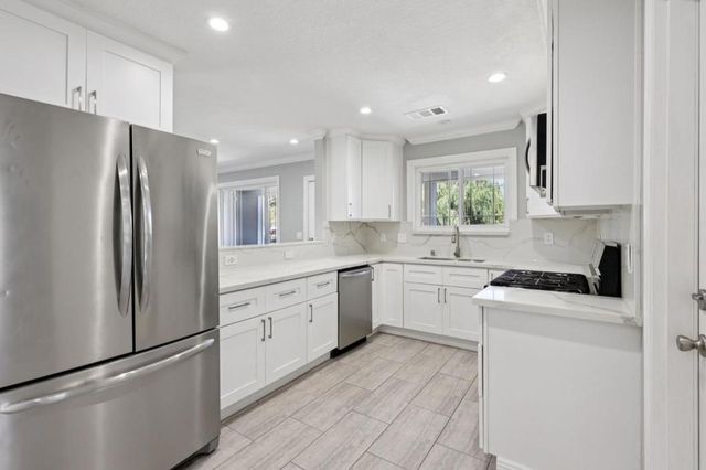 1120 Alberni Street, East Palo Alto, CA 94303