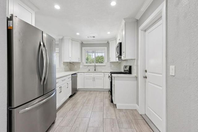 1120 Alberni Street, East Palo Alto, CA 94303