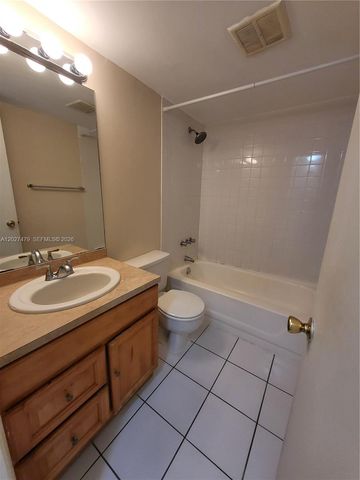 405 S Pine Island Rd 308D, Plantation, FL 33324