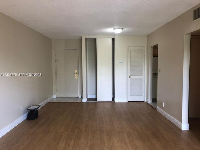 405 S Pine Island Rd 308D, Plantation, FL 33324