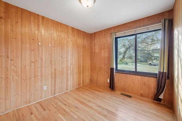 112010 Faber Lane, Chaska, MN 55318