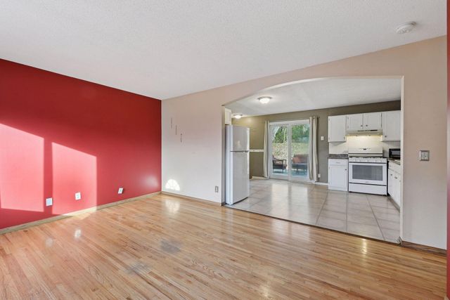 112010 Faber Lane, Chaska, MN 55318