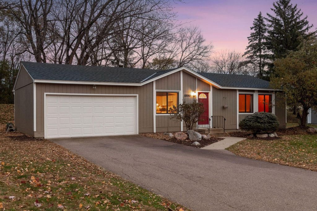 112010 Faber Lane, Chaska, MN 55318