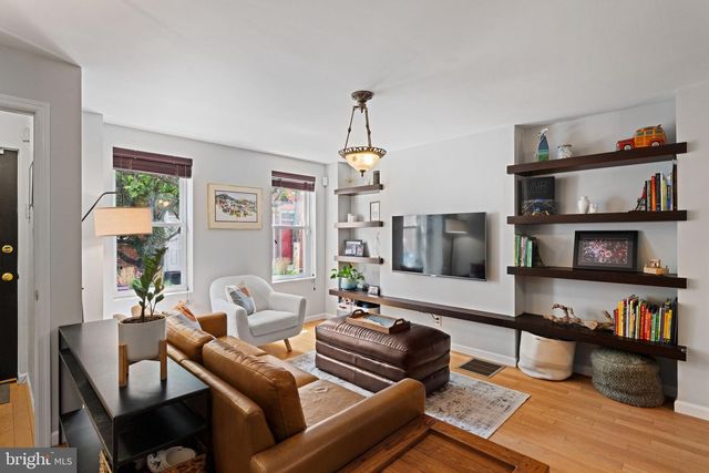 1913 PEMBERTON ST, Philadelphia, PA 19146
