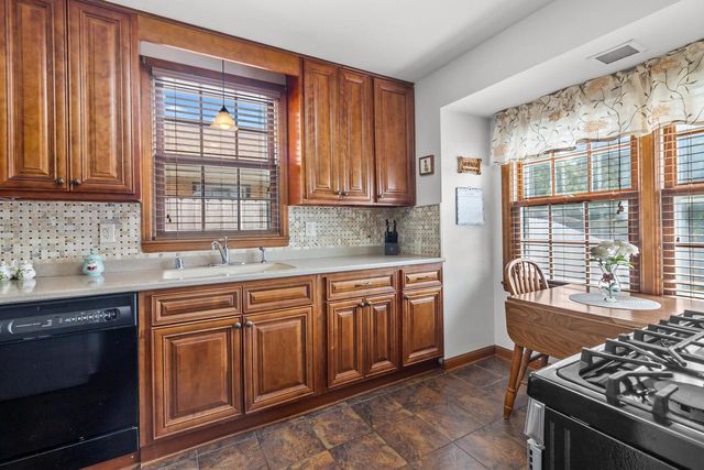 3354 S 47th STREET, Greenfield, WI 53219
