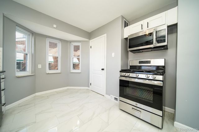 3164 OAKMAN Boulevard, Detroit, MI 48238