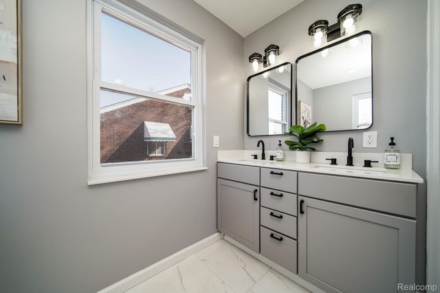 3164 OAKMAN Boulevard, Detroit, MI 48238