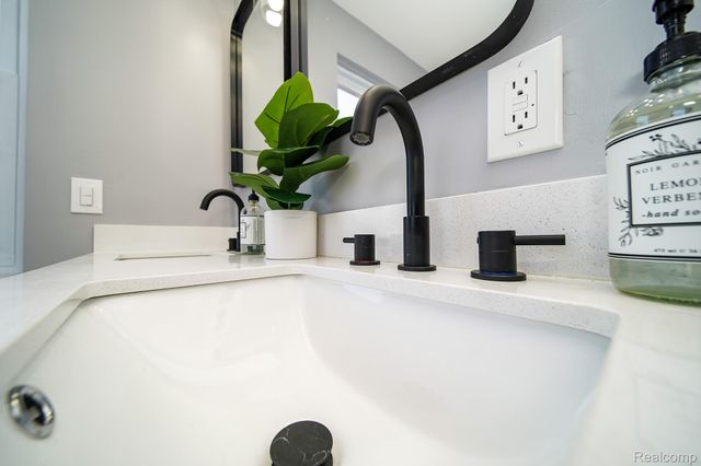 3164 OAKMAN Boulevard, Detroit, MI 48238