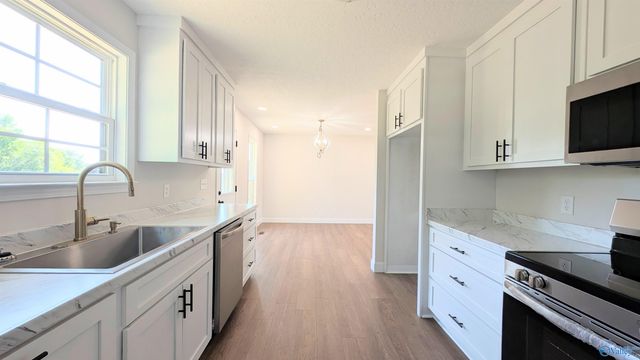 6383 Rocky Ford Road, Hokes Bluff, AL 35903