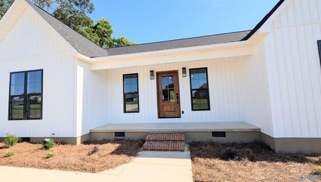 6383 Rocky Ford Road, Hokes Bluff, AL 35903