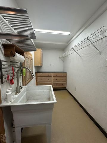 2831 Overton Rd, Pueblo, CO 81008