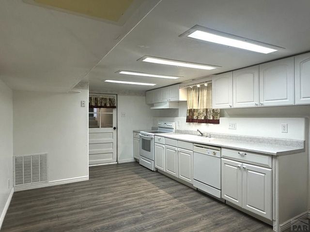 2831 Overton Rd, Pueblo, CO 81008