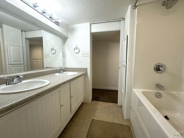 2831 Overton Rd, Pueblo, CO 81008