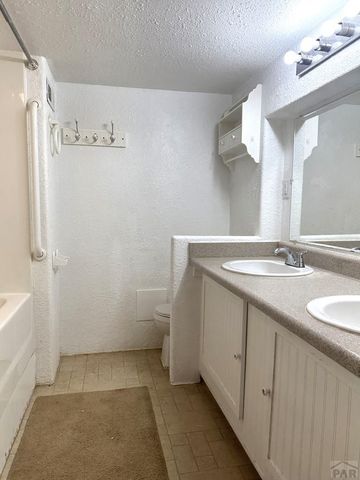 2831 Overton Rd, Pueblo, CO 81008