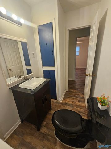 2708 NW Cave Avenue, Huntsville, AL 35810