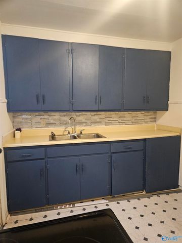 2708 NW Cave Avenue, Huntsville, AL 35810