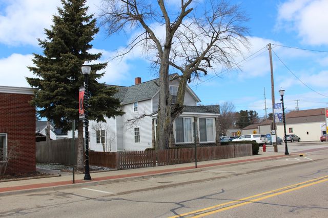 5758 St Joseph Avenue, Stevensville, MI 49127