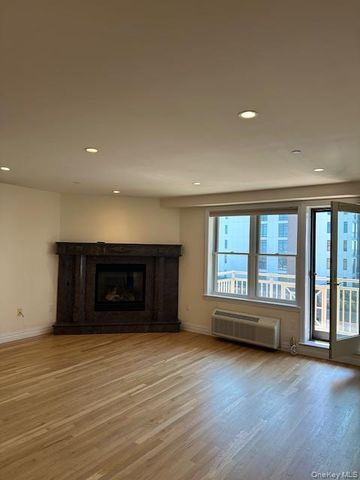 125 E Broadway 606, Long Beach, NY 11561