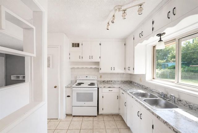 1513 N Nicklas Avenue, Oklahoma City, OK 73127