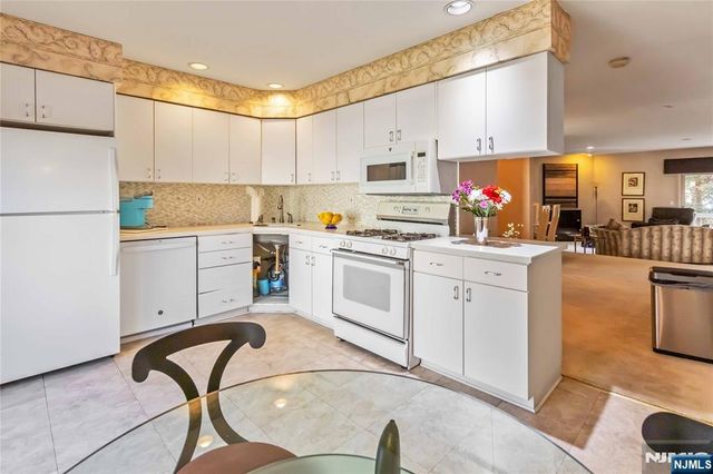 30 Jordan Drive, River Edge, NJ 07661