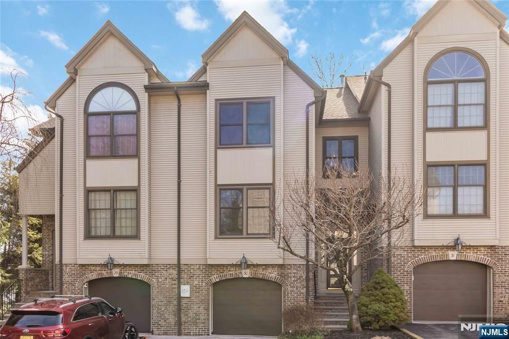 30 Jordan Drive, River Edge, NJ 07661