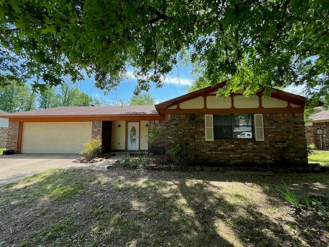 2106 E 15th Street, Russellville, AR 72802