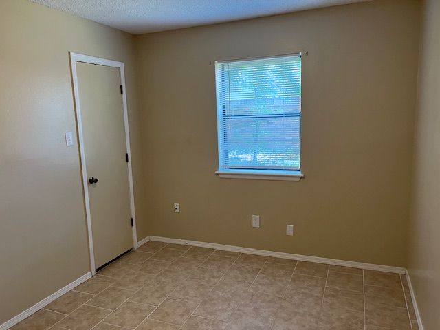 2106 E 15th Street, Russellville, AR 72802
