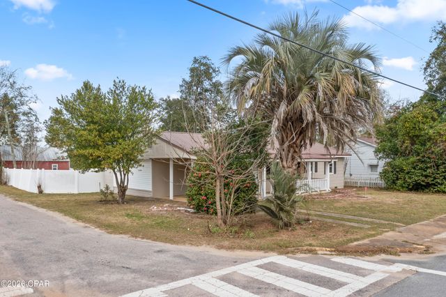 4274 2nd Avenue, Marianna, FL 32446