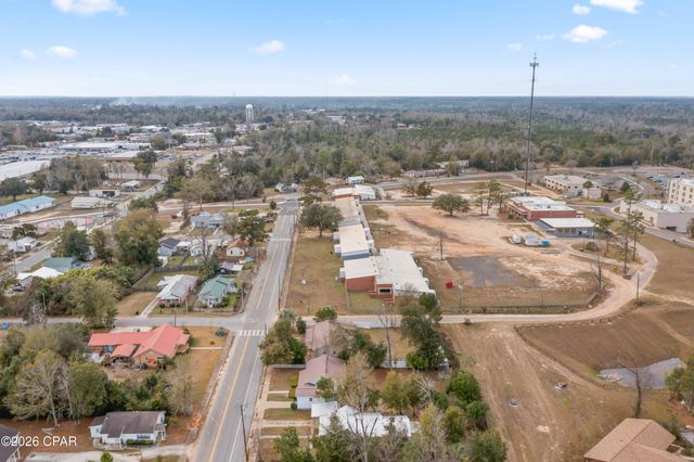 4274 2nd Avenue, Marianna, FL 32446