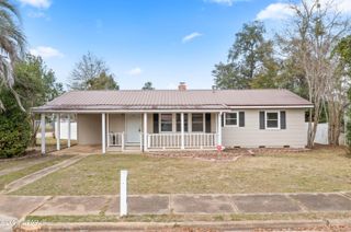 4274 2nd Avenue, Marianna, FL 32446