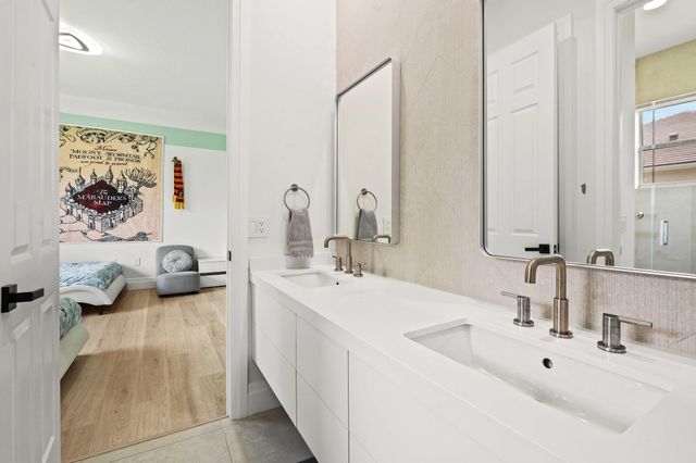 13185 SW 44th Street, Davie, FL 33330