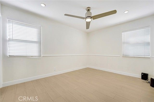 18216 Hartland Street, Reseda (los Angeles), CA 91335