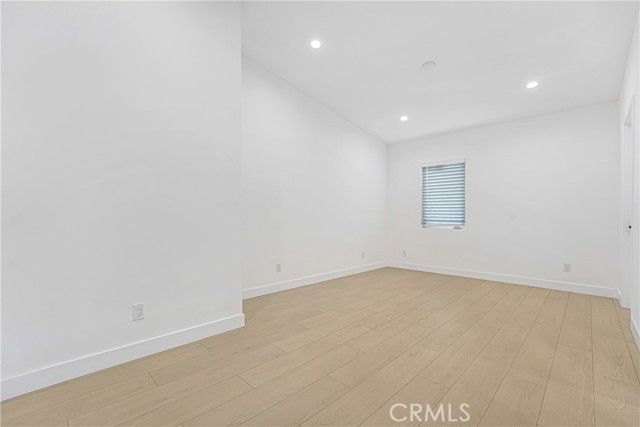 18216 Hartland Street, Reseda (los Angeles), CA 91335