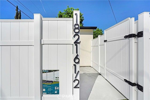 18216 Hartland Street, Reseda (los Angeles), CA 91335