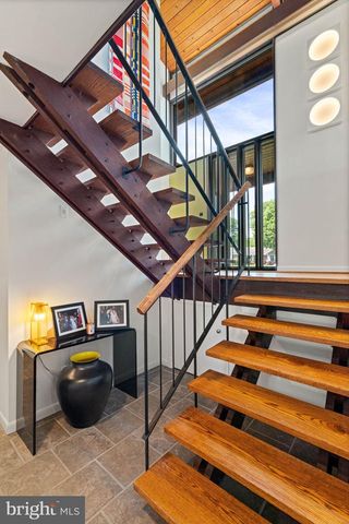 1102 GATEWOOD DR, Alexandria, VA 22307