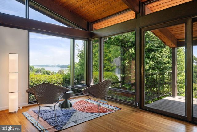 1102 GATEWOOD DR, Alexandria, VA 22307