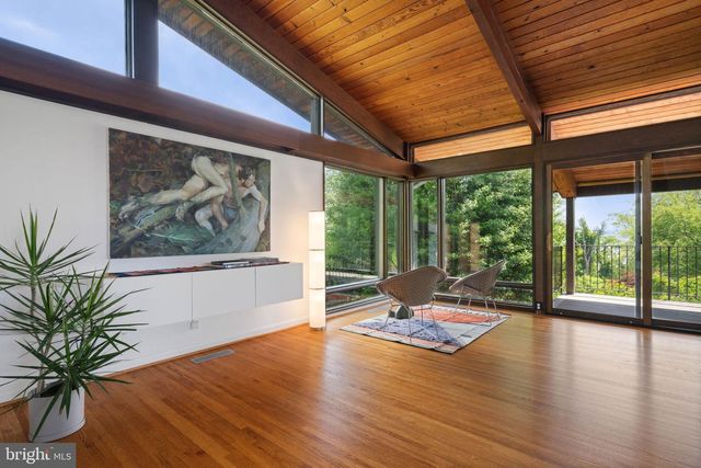 1102 GATEWOOD DR, Alexandria, VA 22307