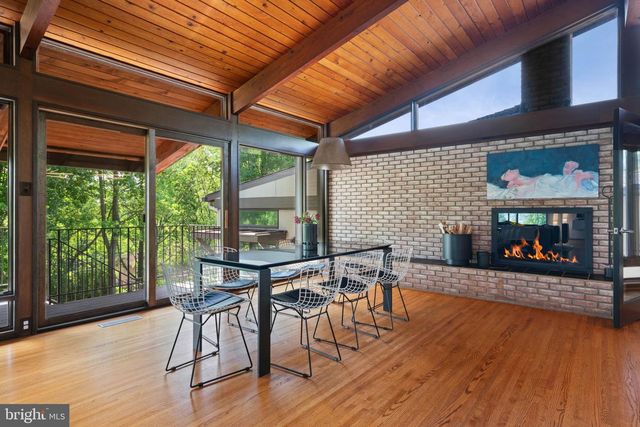 1102 GATEWOOD DR, Alexandria, VA 22307