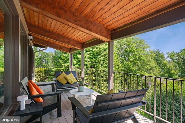 1102 GATEWOOD DR, Alexandria, VA 22307