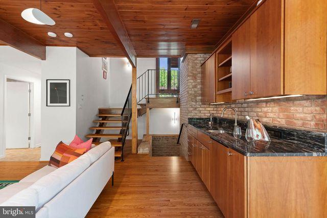 1102 GATEWOOD DR, Alexandria, VA 22307