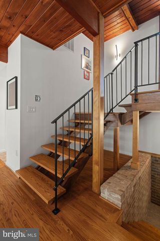 1102 GATEWOOD DR, Alexandria, VA 22307