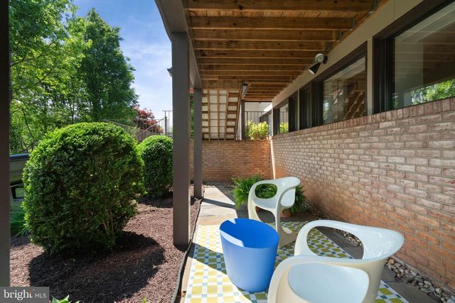 1102 GATEWOOD DR, Alexandria, VA 22307